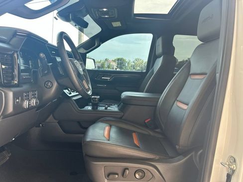 Used 2025 GMC Sierra 1500 AT4 w/ AT4 Premium Package AWD/4WD image 8