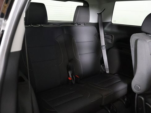 Used 2023 GMC Acadia SLE w/ Driver Convenience Package image 29