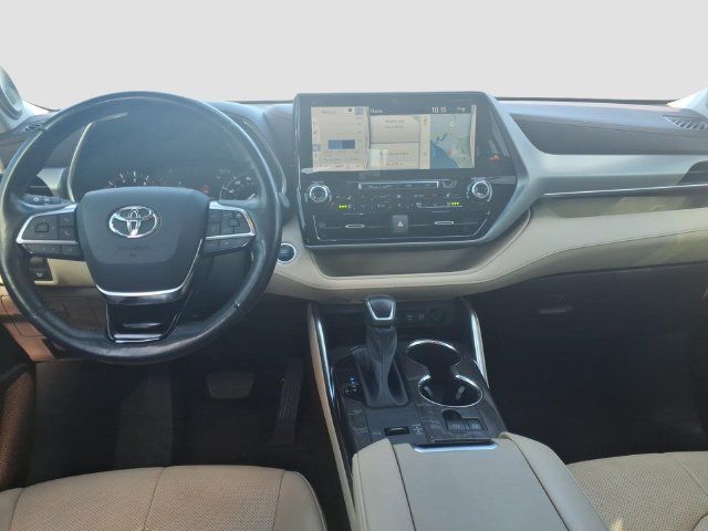 Used 2021 Toyota Highlander Platinum FWD image 12