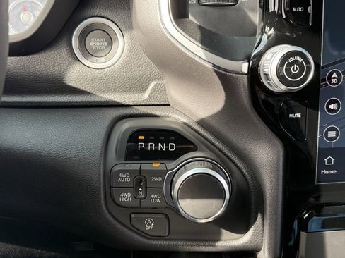 New 2026 RAM 1500 4x4 Crew Cab image 22