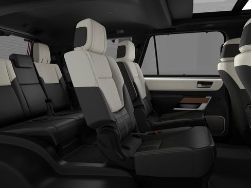 Used 2025 Toyota Sequoia Capstone image 21