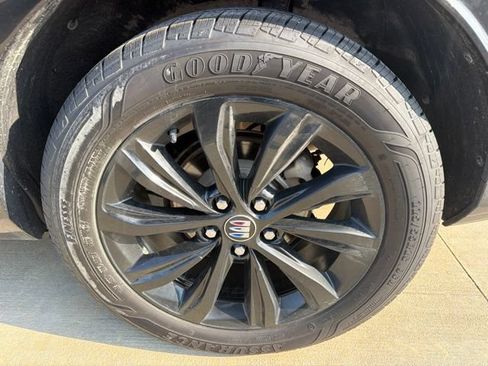 Used 2024 Buick Envista Sport Touring w/ Convenience I Package FWD image 6