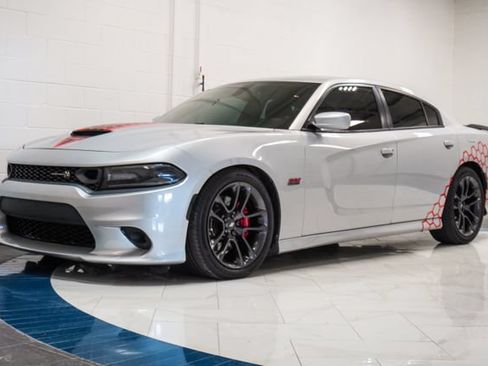 Used 2020 Dodge Charger Scat Pack w/ Plus Group RWD image 4