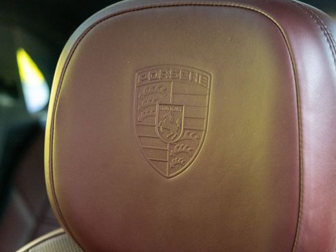Certified 2024 Porsche Cayenne AWD/4WD image 43