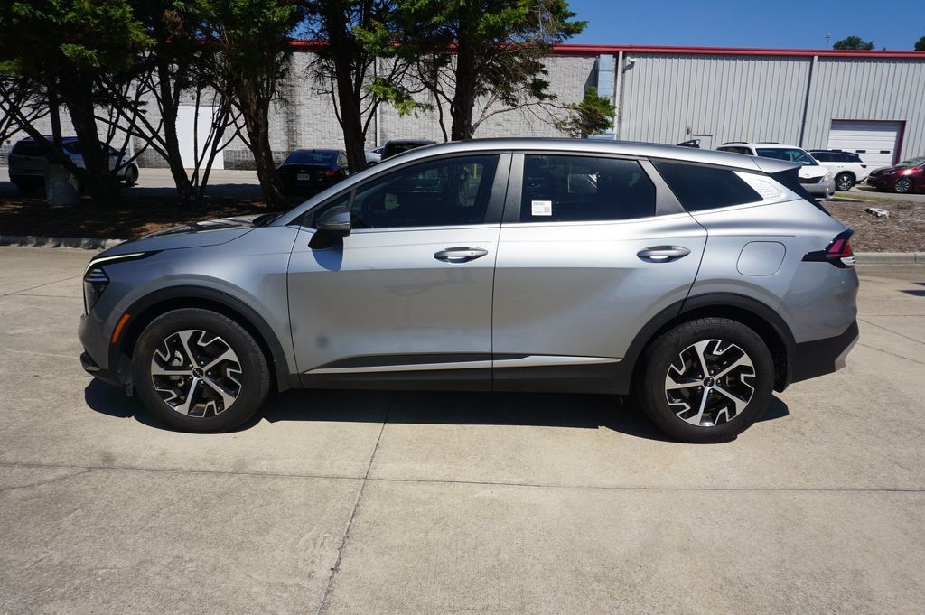 Used 2024 Kia Sportage EX FWD image 19