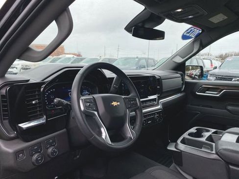 Used 2023 Chevrolet Silverado 1500 LT image 10