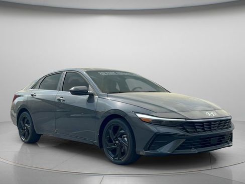New 2026 Hyundai Elantra SEL Sport Premium FWD image 3