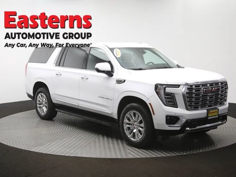Used 2025 GMC Yukon XL Denali AWD/4WD image 52