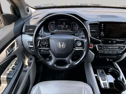 Certified 2020 Honda Pilot Touring image 6