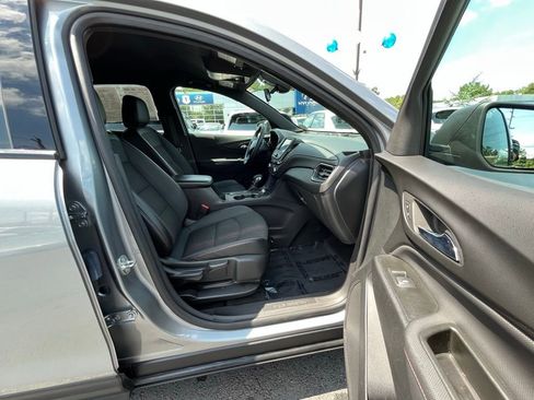 Used 2023 Chevrolet Equinox RS image 18