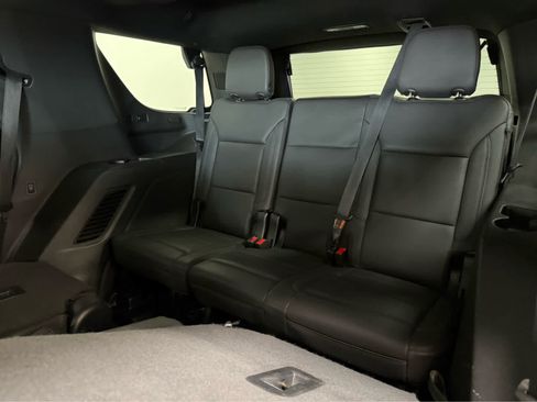 Used 2023 Chevrolet Tahoe Z71 w/ Z71 Off-Road Package AWD/4WD image 15
