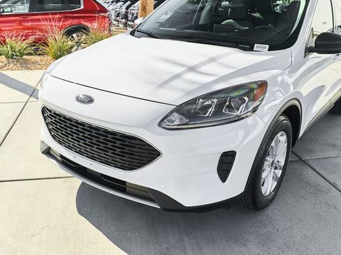 Used 2022 Ford Escape SE FWD image 9