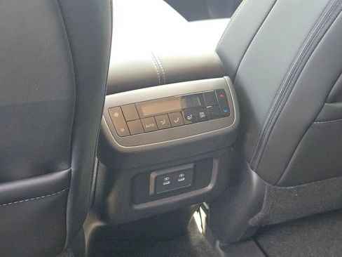 New 2026 Nissan Pathfinder SL FWD image 18