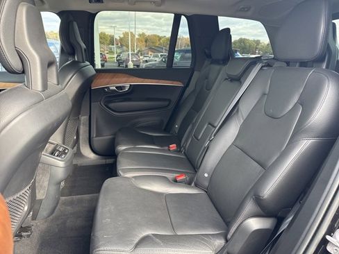 Used 2022 Volvo XC90 T6 Momentum w/ Climate Package image 9