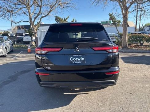 Used 2022 Mitsubishi Outlander ES image 5