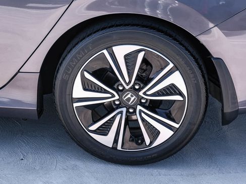 Used 2018 Honda Civic EX-T image 9
