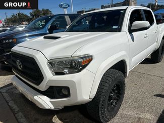 Used 2017 Toyota Tacoma TRD Sport video 1