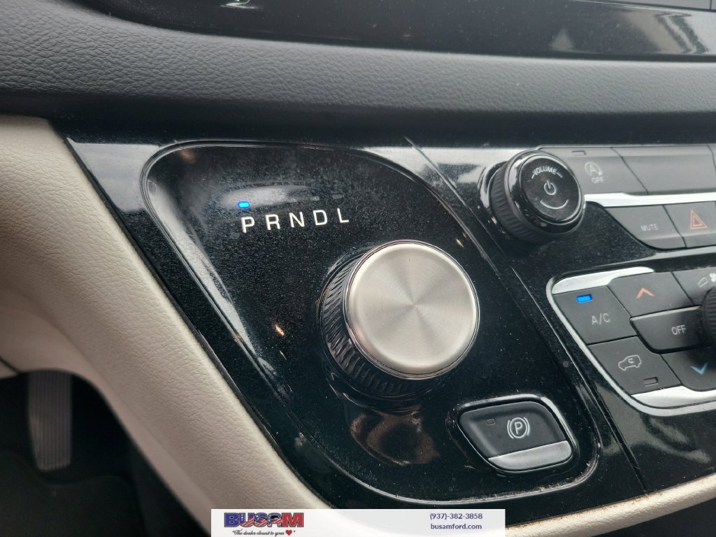 Used 2023 Chrysler Voyager LX FWD image 24