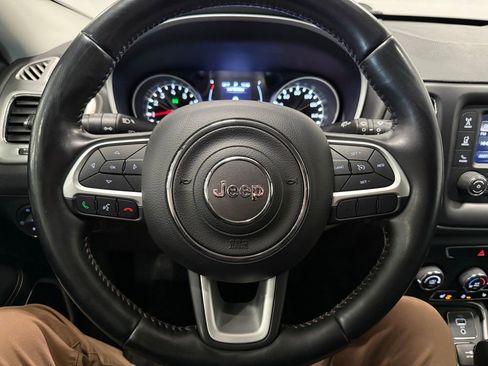 Used 2018 Jeep Compass Latitude w/ Safe & Security Group image 25