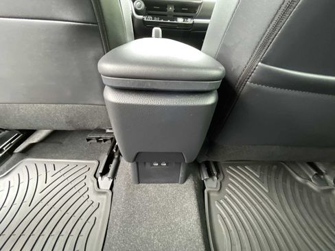 Used 2023 Toyota Prius XLE AWD/4WD image 21