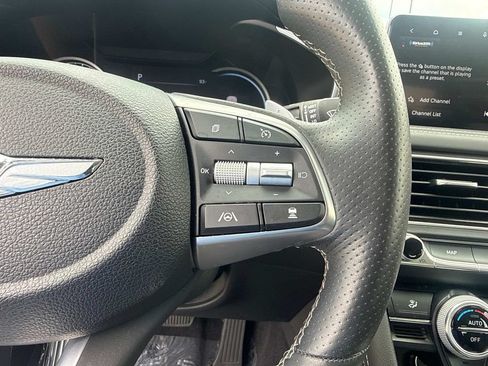 Used 2023 Genesis G70 2.0T RWD image 25