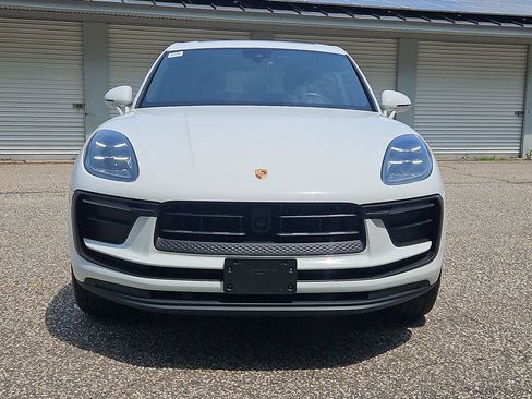 Certified 2026 Porsche Macan AWD/4WD image 10