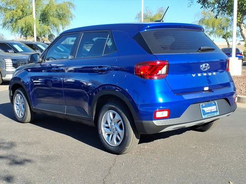New 2026 Hyundai Venue SE FWD image 2
