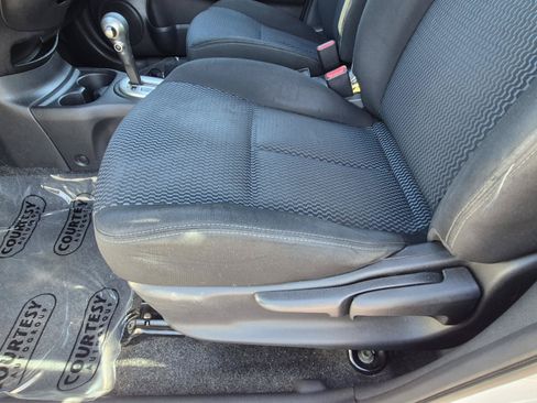 Used 2016 Nissan Versa Note SV FWD image 18