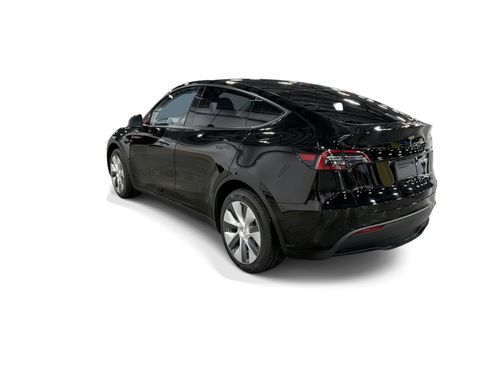 Certified 2023 Tesla Model Y Long Range AWD/4WD image 4