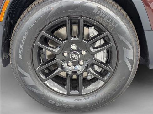 New 2025 Land Rover Defender 130 S image 10