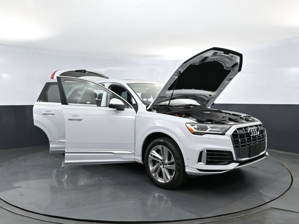 Used 2022 Audi Q7 3.0T Premium Plus w/ Premium Plus Package AWD/4WD image 28
