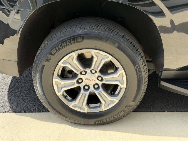 Used 2023 GMC Yukon XL SLE AWD/4WD image 9