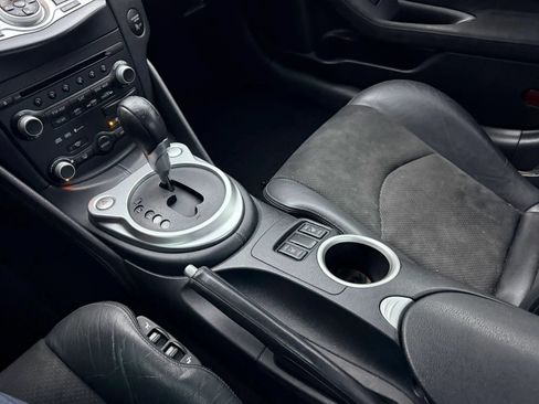 Used 2009 Nissan 370Z Touring RWD image 14