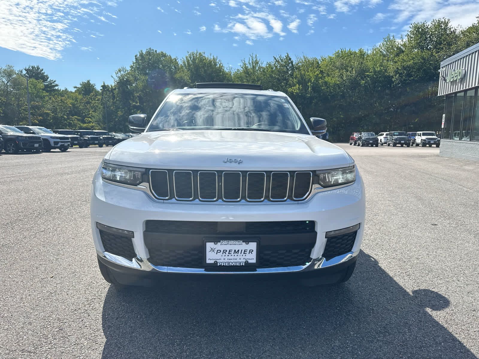 Used 2023 Jeep Grand Cherokee L Limited AWD/4WD image 18