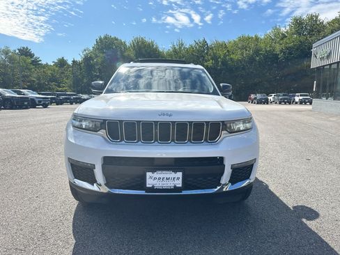 Used 2023 Jeep Grand Cherokee L Limited AWD/4WD image 18