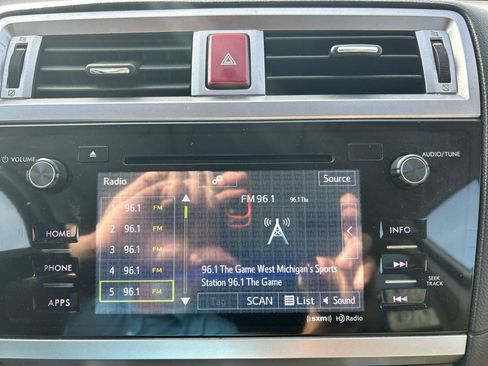 Used 2016 Subaru Outback 2.5i Limited image 14