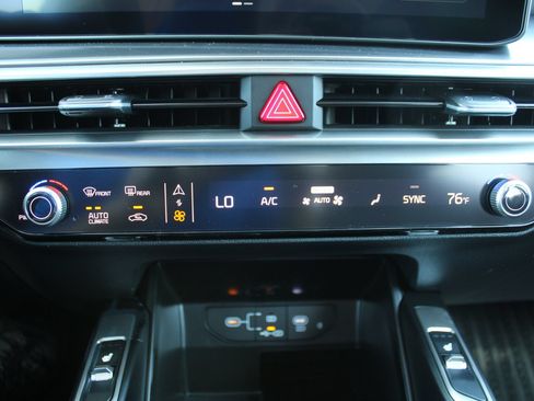 New 2026 Kia Sorento S FWD image 40