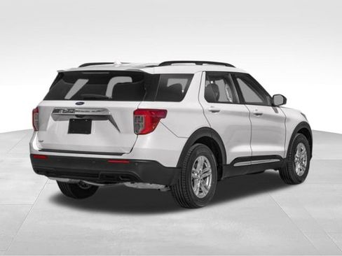 Used 2023 Ford Explorer XLT w/ Equipment Group 202A RWD image 35