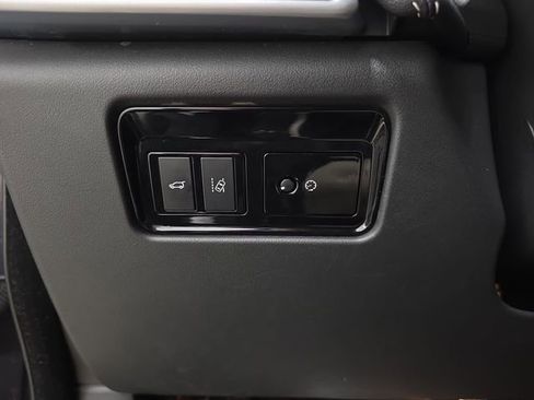 Used 2017 Jaguar F-PACE R-Sport image 21