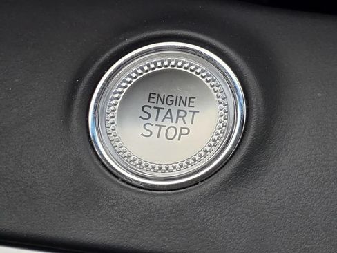Used 2025 Genesis GV70 2.5T AWD/4WD image 23