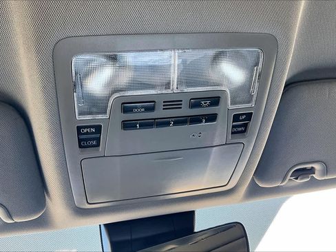 Used 2018 Toyota Highlander XLE AWD/4WD image 33