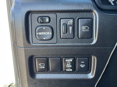 Used 2022 Toyota 4Runner TRD Off-Road Premium AWD/4WD image 35