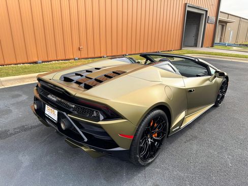 Used 2023 Lamborghini Huracan EVO RWD image 8