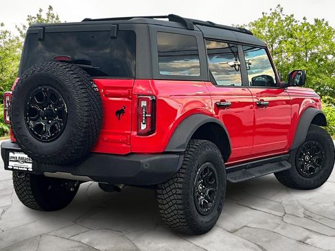 Used 2023 Ford Bronco Wildtrak image 11