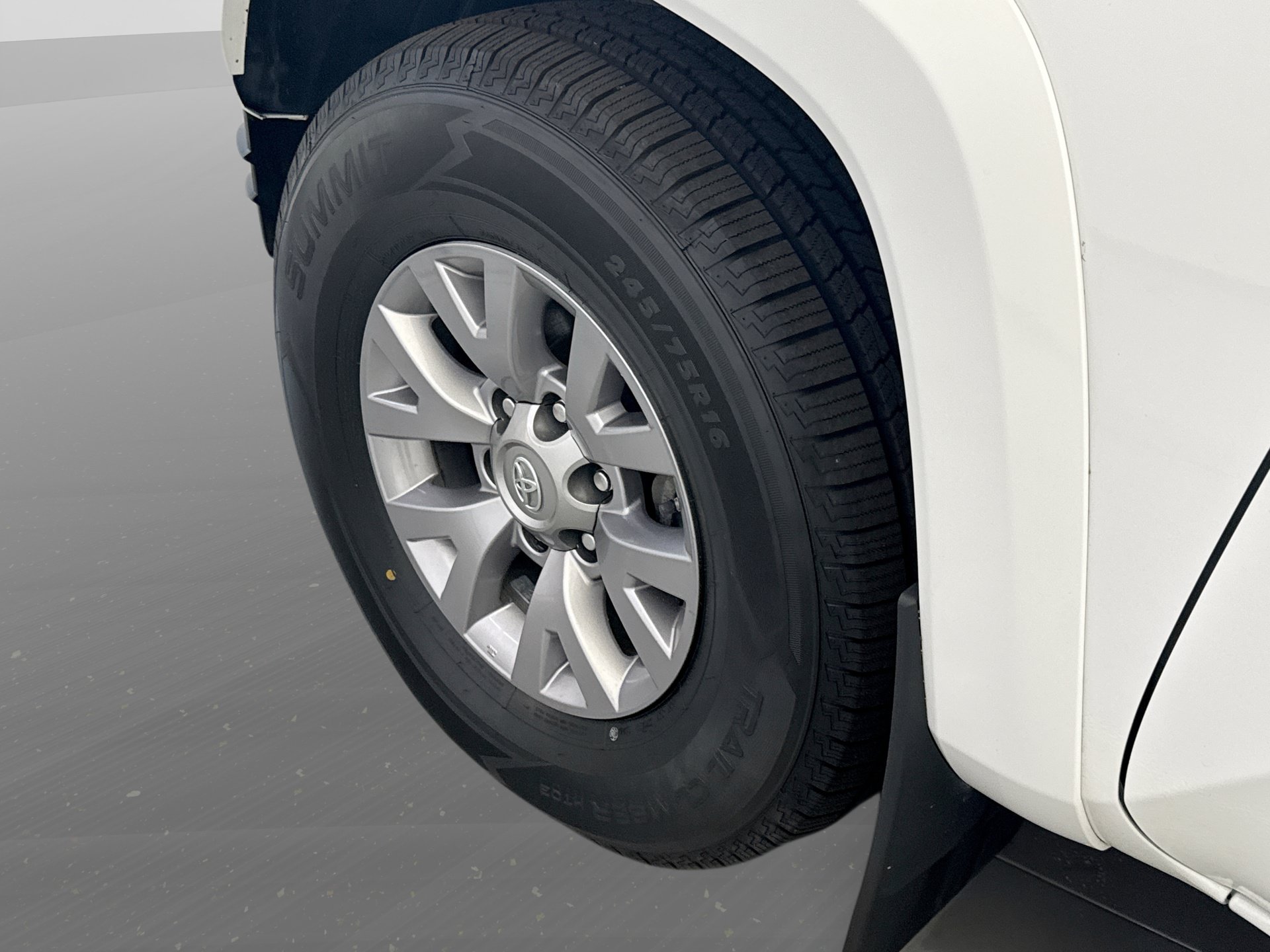 Used 2019 Toyota Tacoma SR5 AWD/4WD image 24