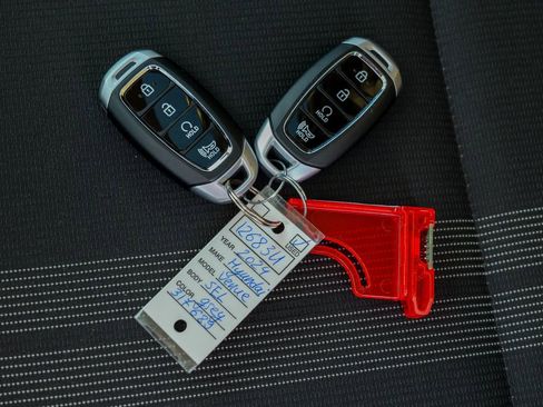 Used 2024 Hyundai Venue SEL image 54