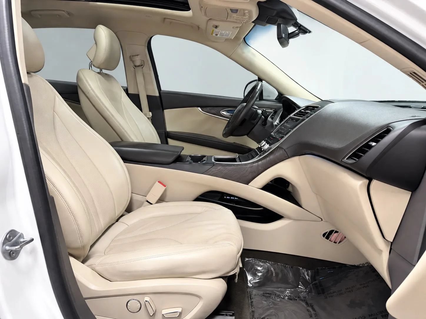 Used 2019 Lincoln Nautilus Reserve w/ Driver Assistance Package FWD image 26