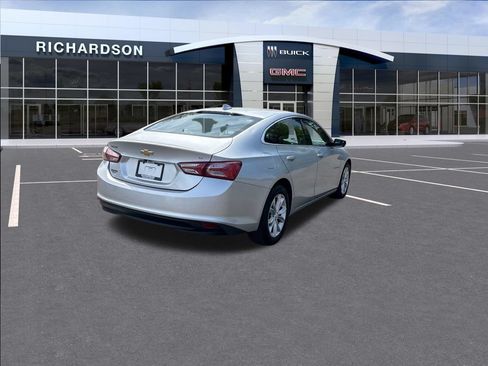 Used 2022 Chevrolet Malibu LT FWD image 5