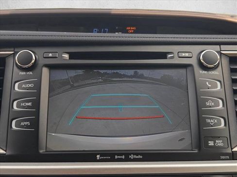 Used 2018 Toyota Highlander XLE FWD image 12