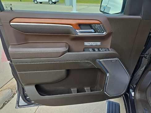 Used 2022 GMC Sierra 1500 Denali AWD/4WD image 17